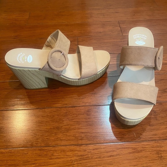 Dr. Scholl's Shoes, Womens beige tan Bayside Faux Suede Comfort Platform shoes​​ - Picture 2 of 8